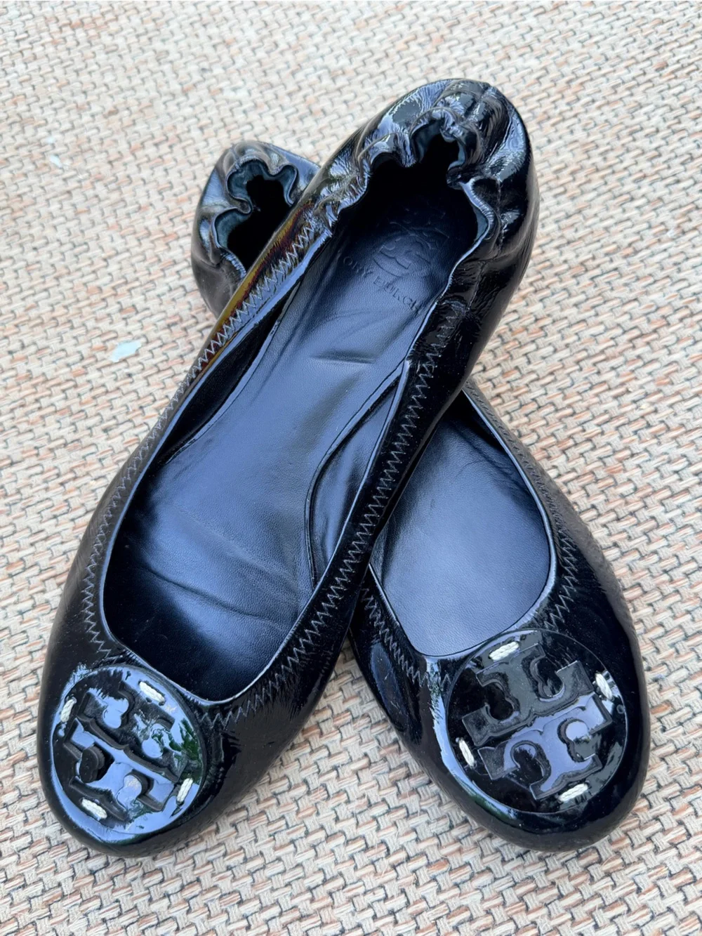 Tory Burch Black Patent Leather Logo Round-Toe Ballet Flats